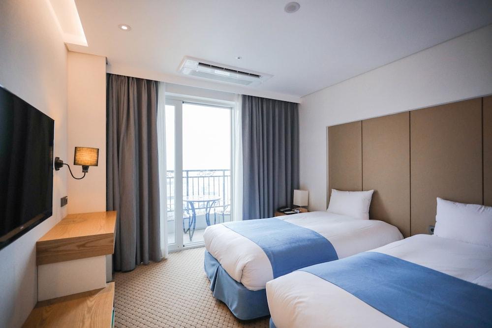 Hotel Whistlelark Jeju Exteriör bild