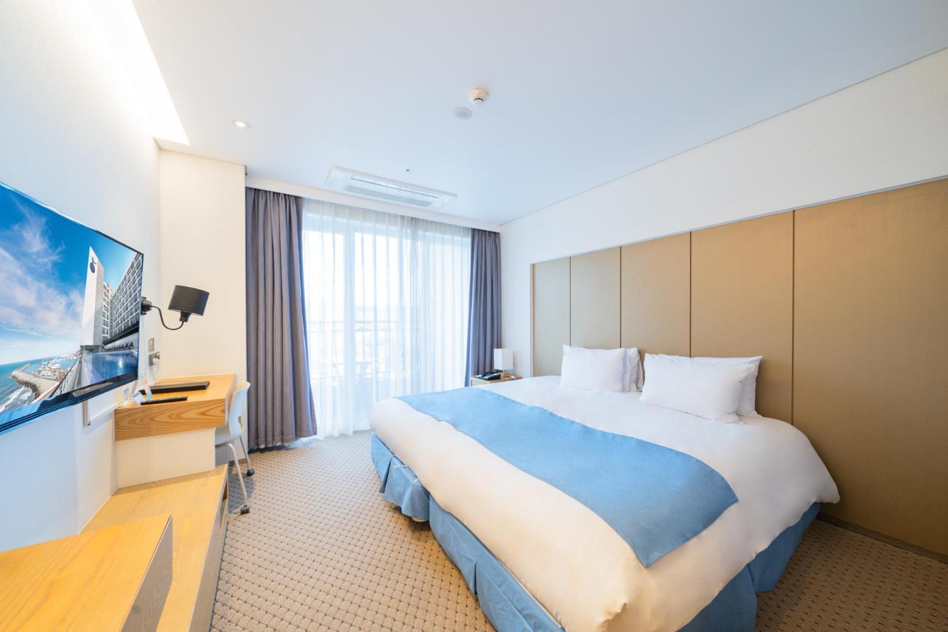 Hotel Whistlelark Jeju Exteriör bild