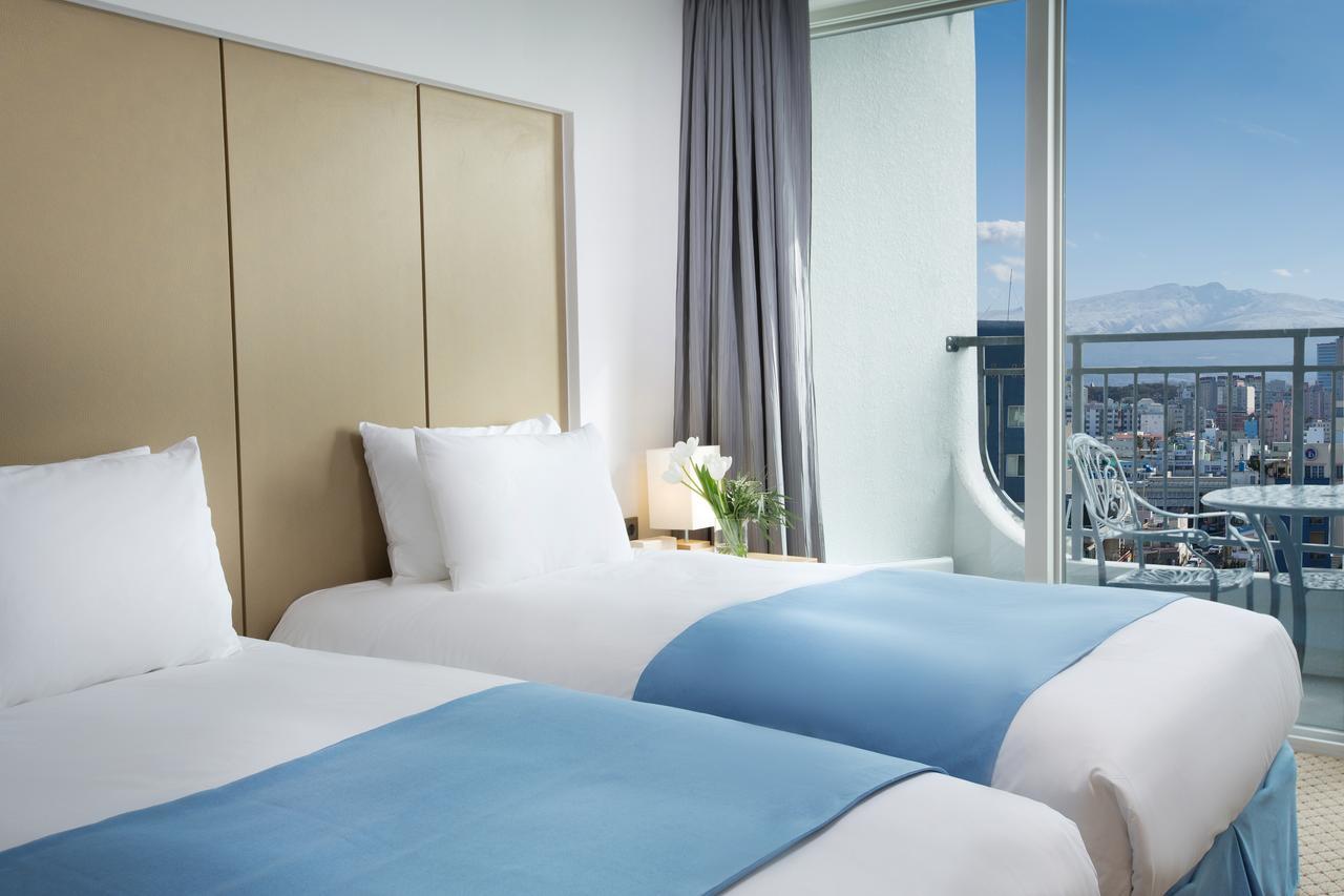 Hotel Whistlelark Jeju Exteriör bild